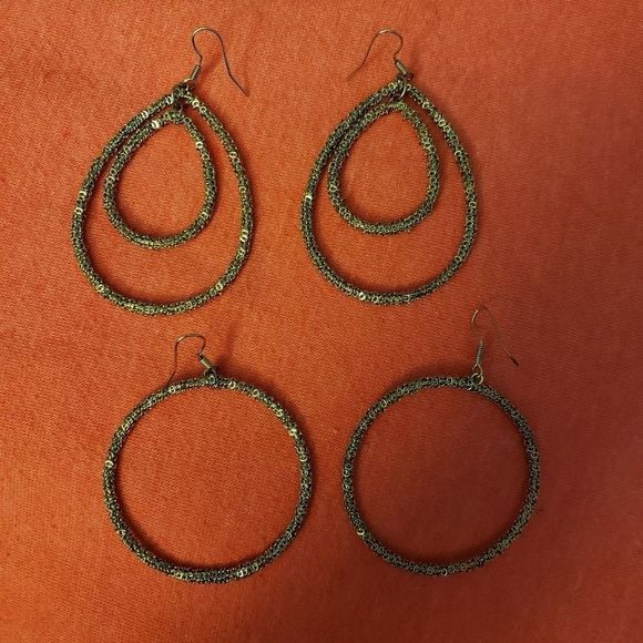 2 Pairs of Most Likely Silver Large Mesh Earrings - Picture 4 of 6
